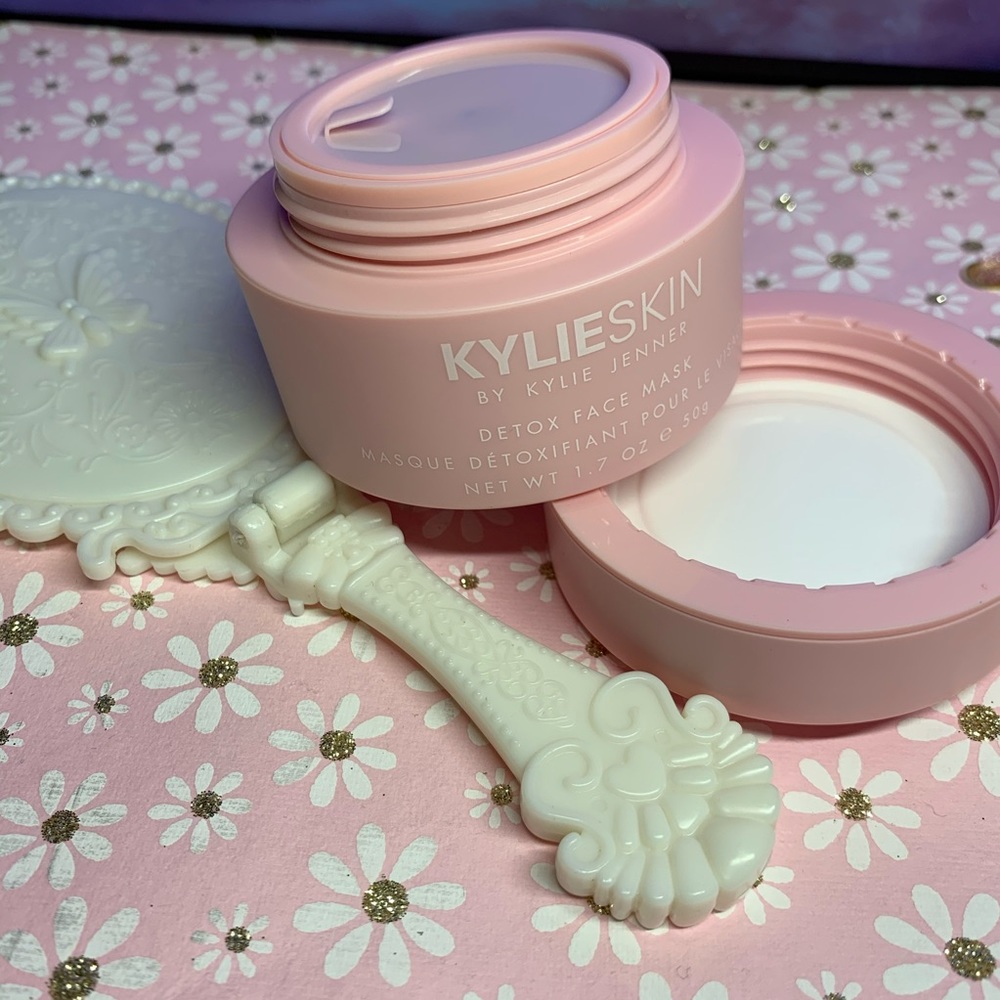 Kylie Skin Detox face mask